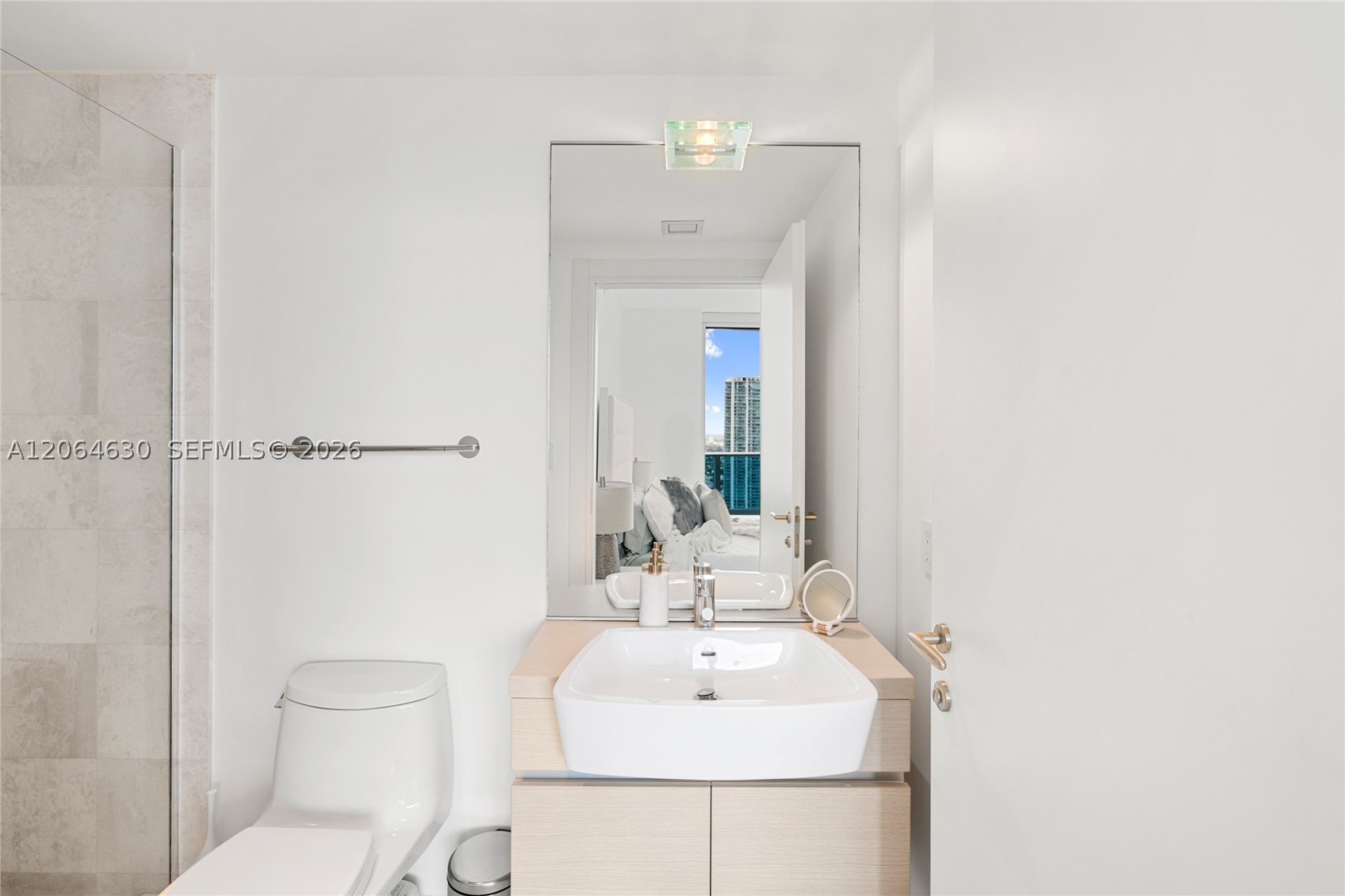 200 Biscayne Boulevard Way #3802, Miami FL 33131