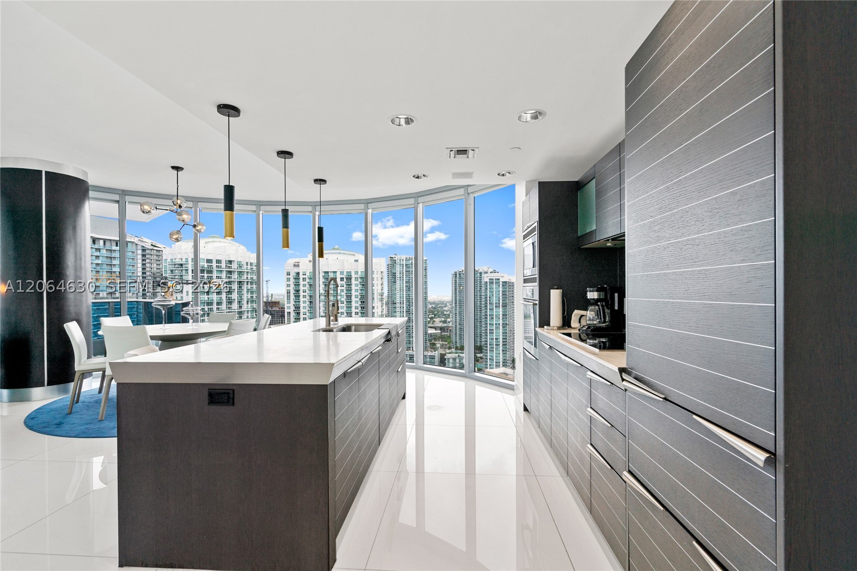 200 Biscayne Boulevard Way #3802, Miami FL 33131