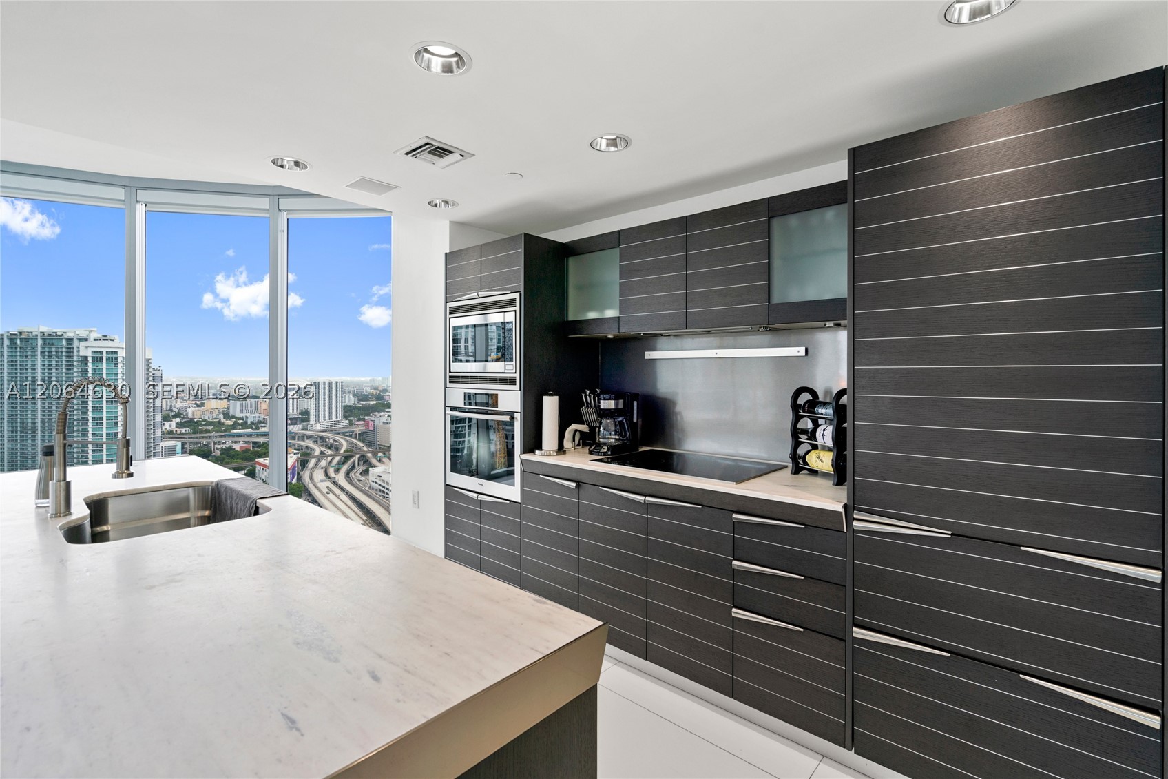 200 Biscayne Boulevard Way #3802, Miami FL 33131