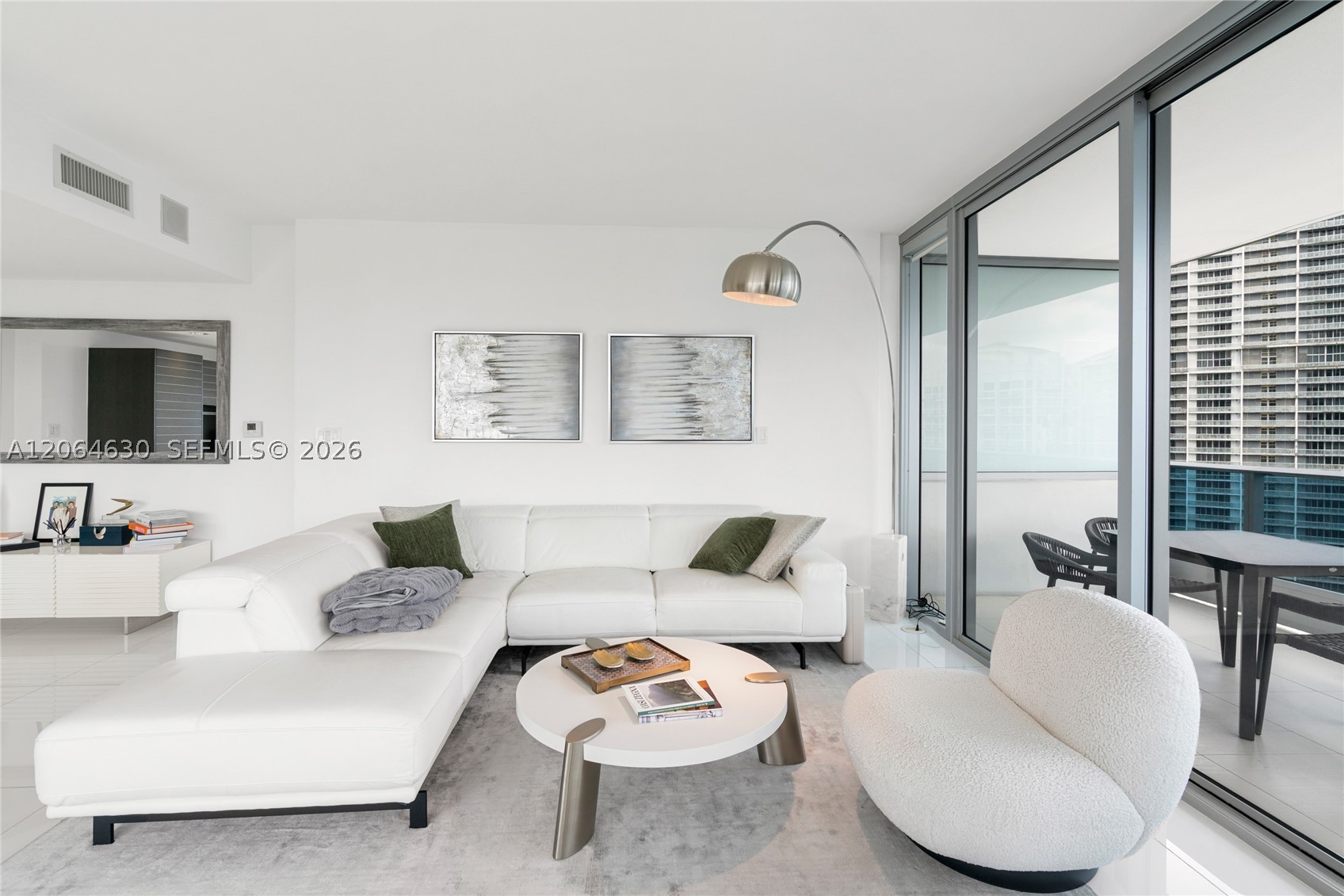 200 Biscayne Boulevard Way #3802, Miami FL 33131
