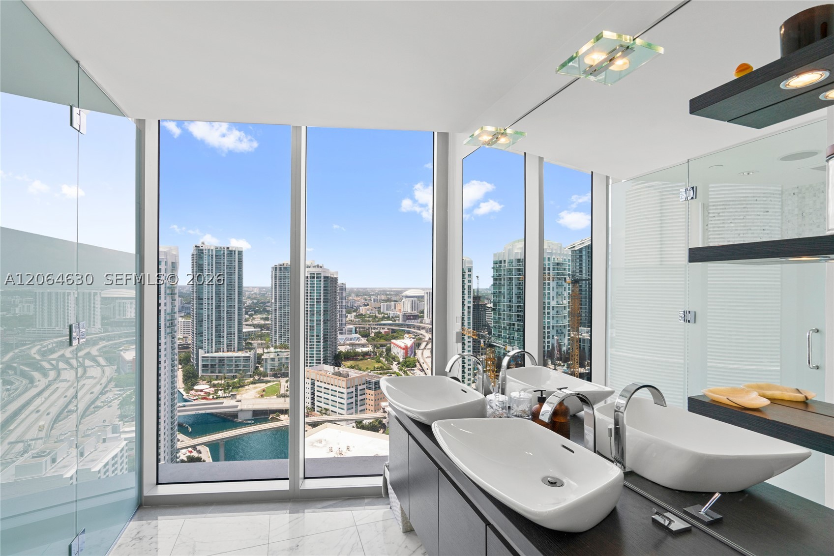 200 Biscayne Boulevard Way #3802, Miami FL 33131