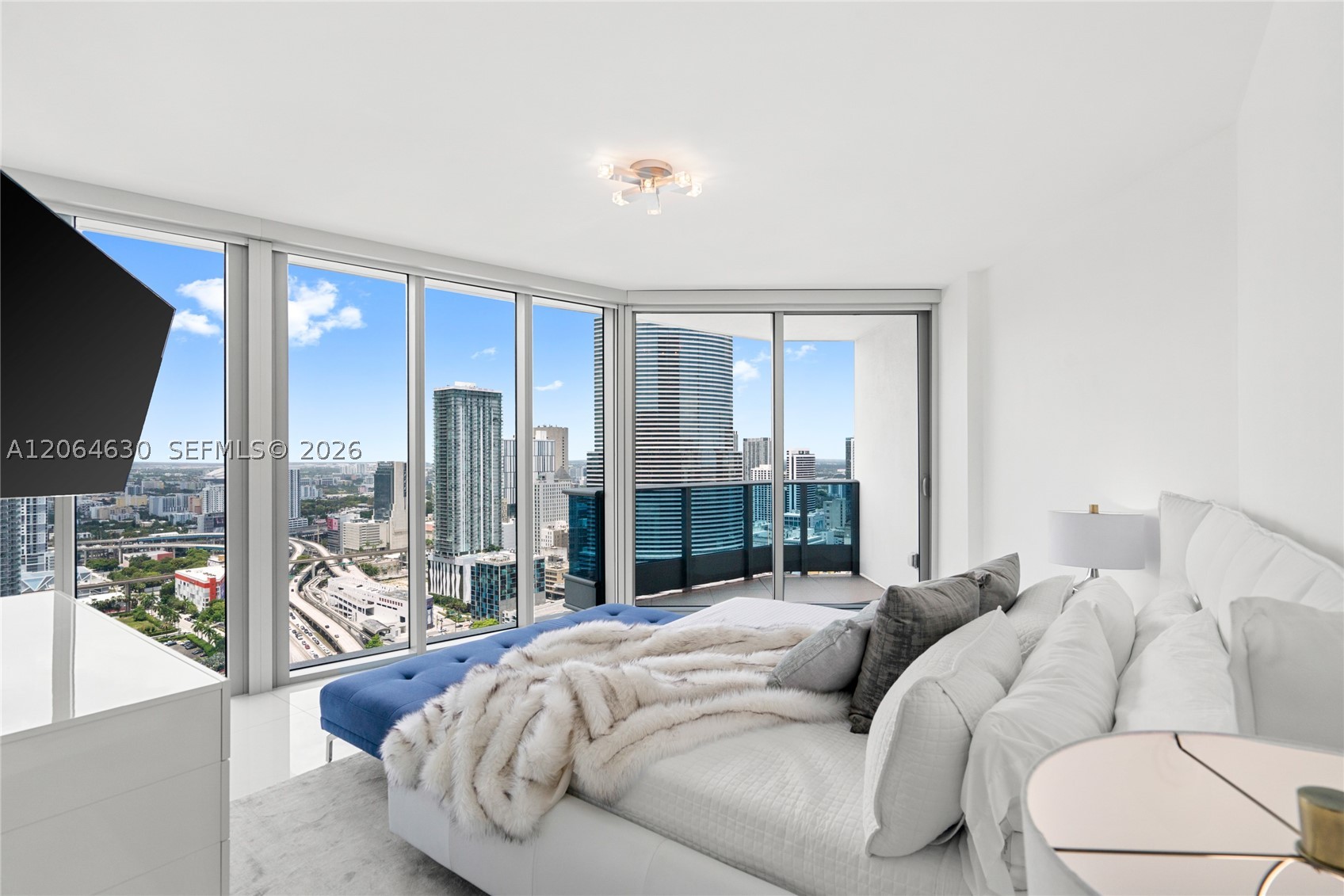 200 Biscayne Boulevard Way #3802, Miami FL 33131