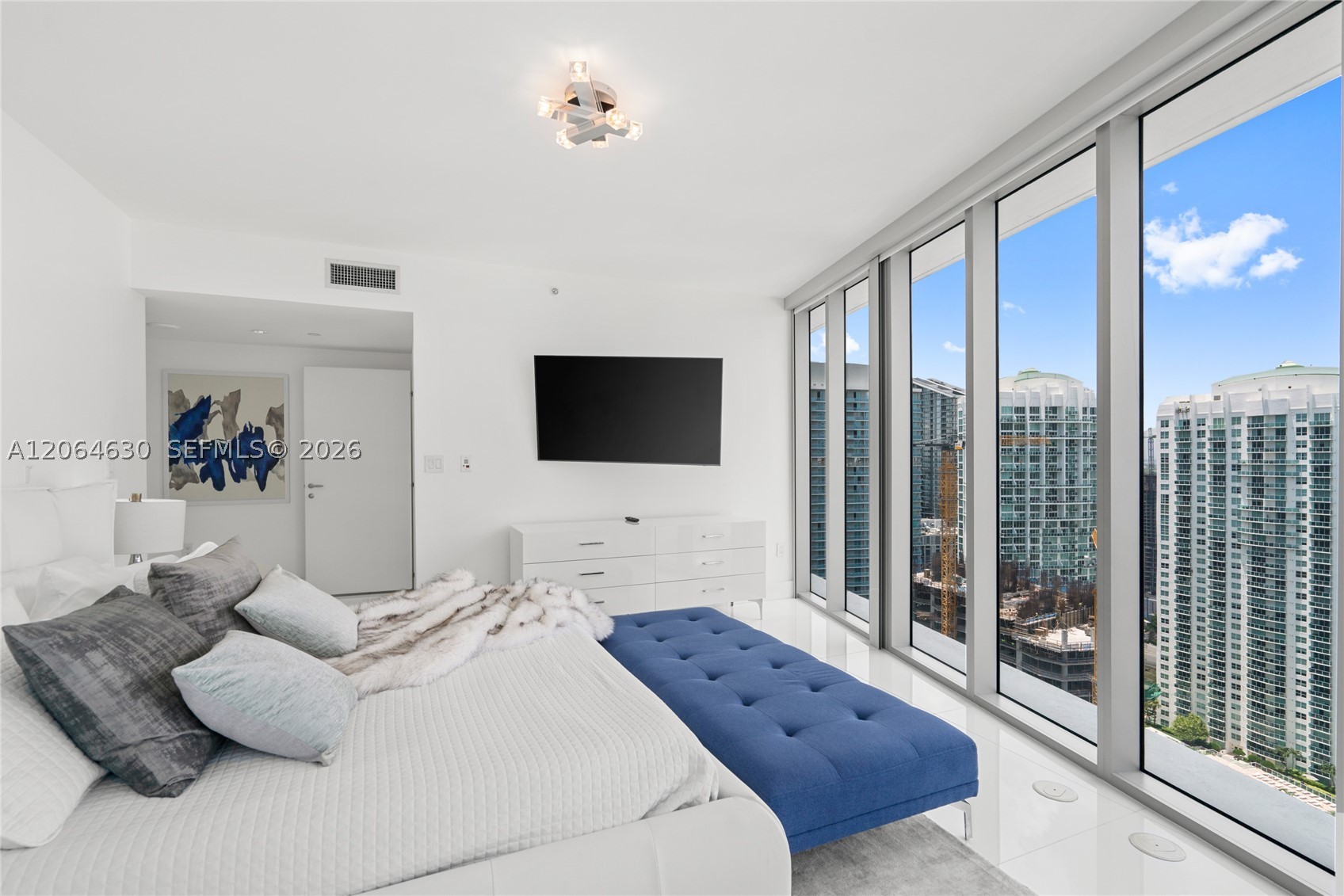 200 Biscayne Boulevard Way #3802, Miami FL 33131