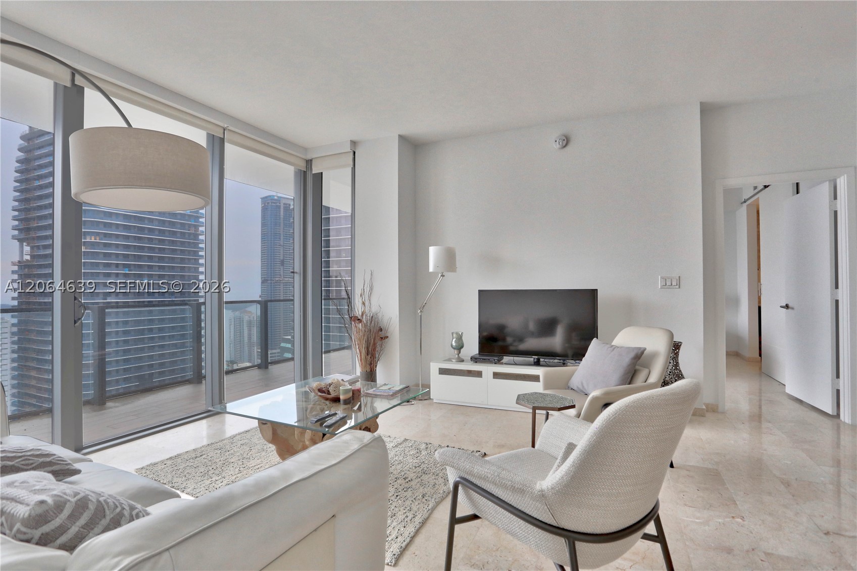 88 SW 7th St #3805, Miami FL 33130