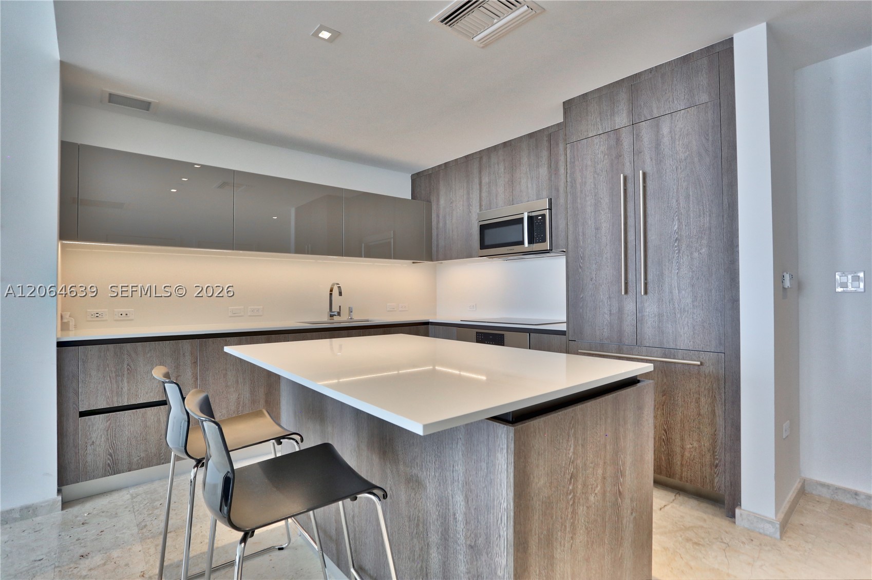 88 SW 7th St #3805, Miami FL 33130