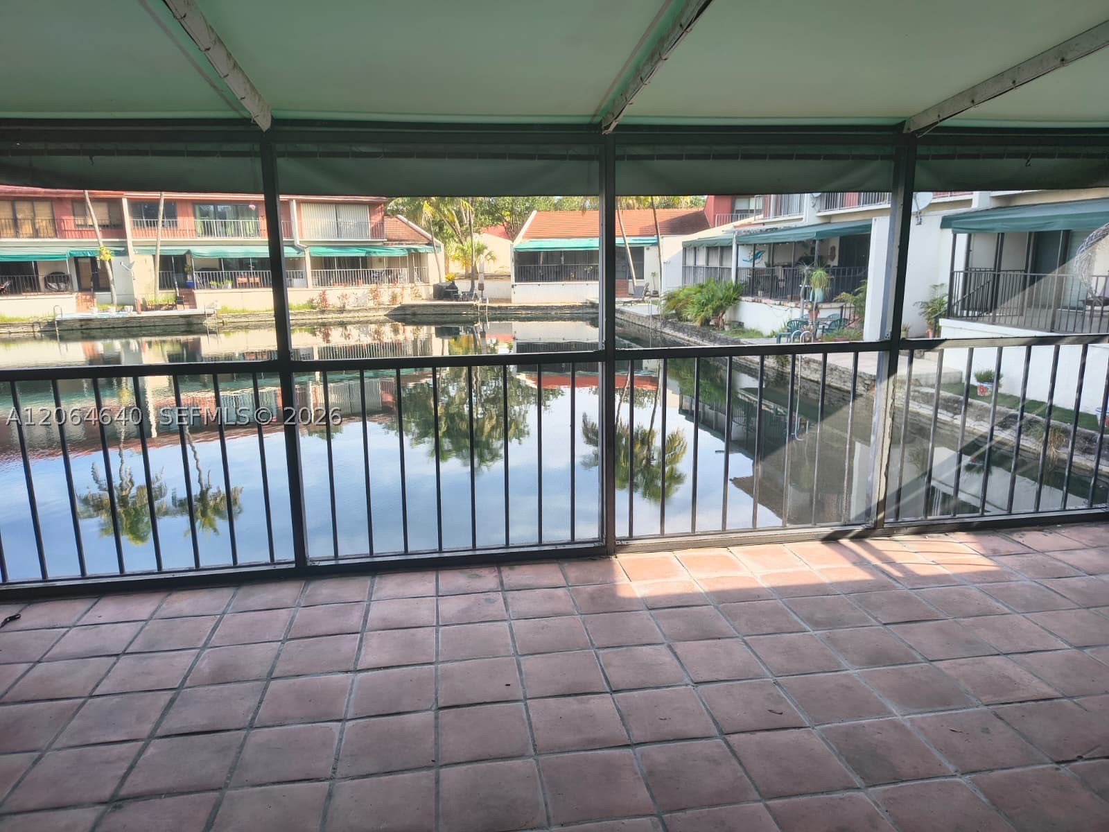 7001 S Loch Isle Dr S #7001, Miami Lakes FL 33014