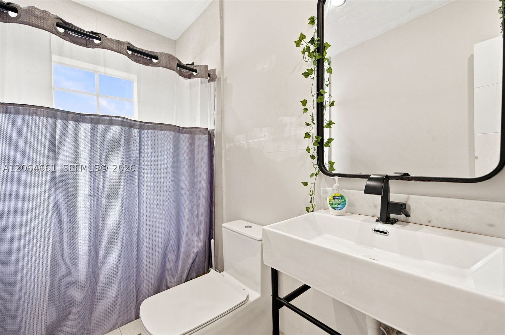 240 Carlisle Dr, Miami Springs FL 33166