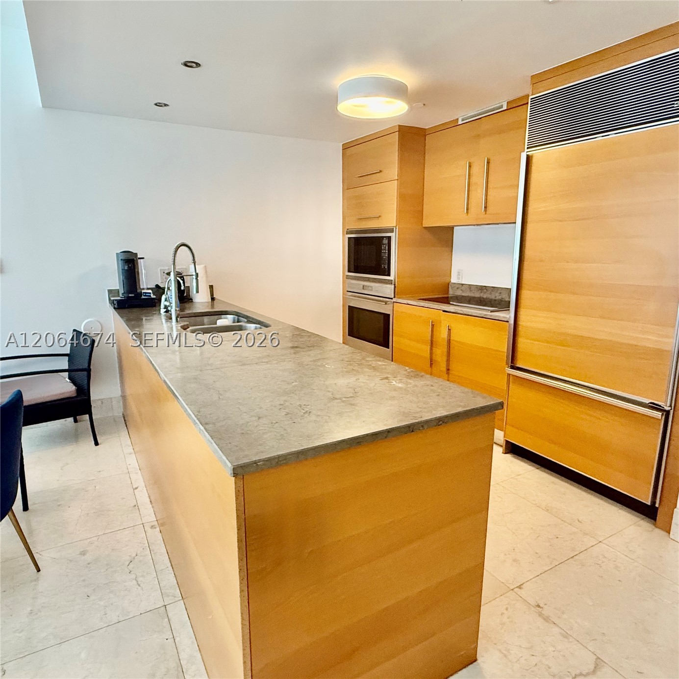 475 Brickell Ave #1609, Miami FL 33131