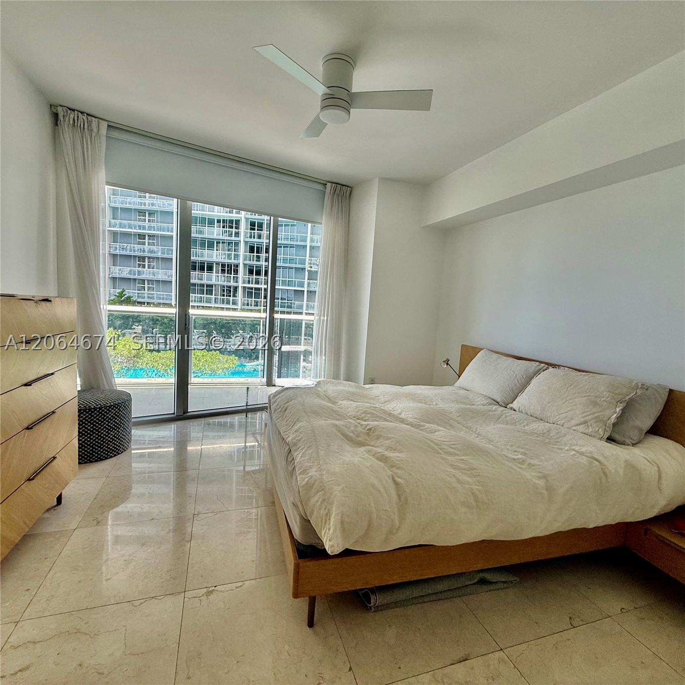 475 Brickell Ave #1609, Miami FL 33131