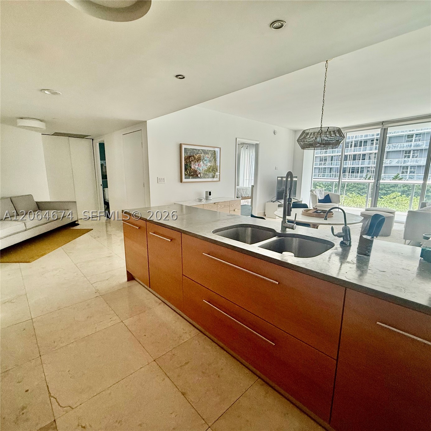 475 Brickell Ave #1609, Miami FL 33131