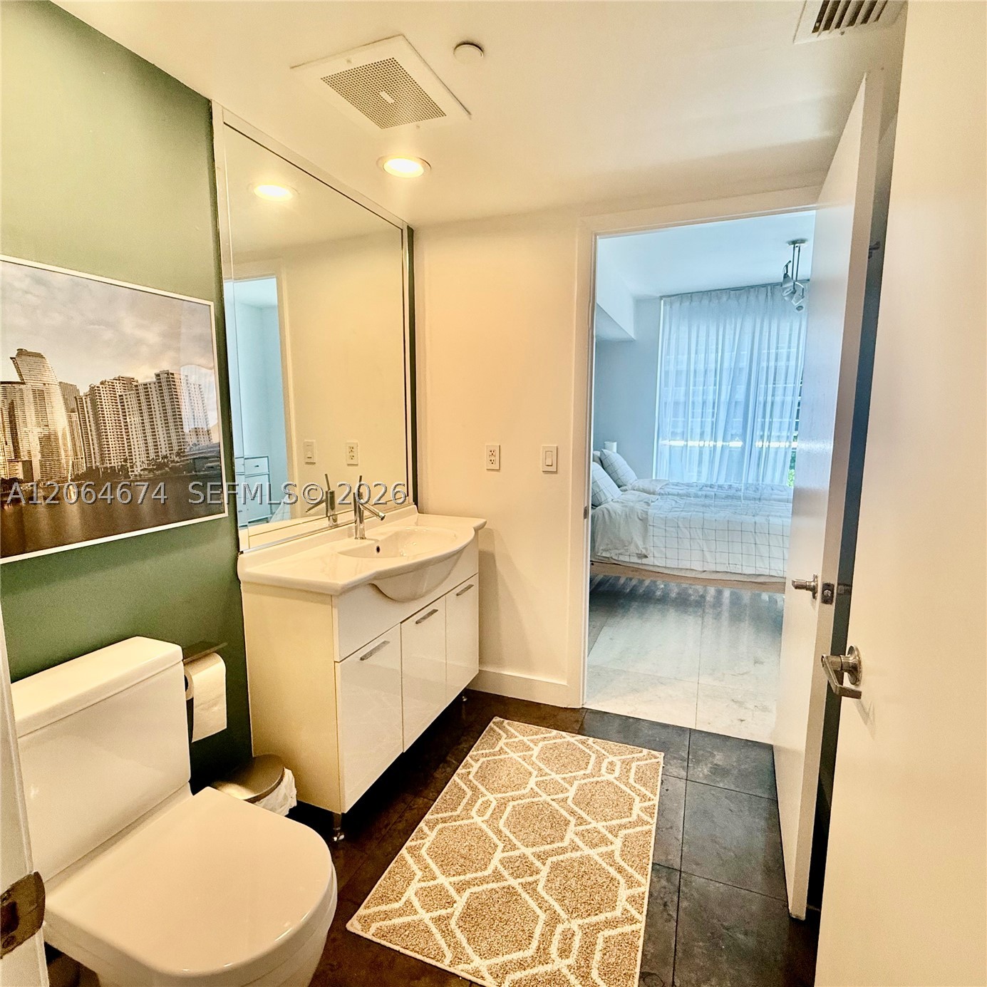 475 Brickell Ave #1609, Miami FL 33131