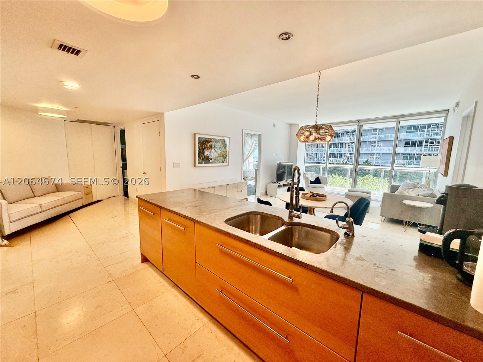 475 Brickell Ave #1609, Miami FL 33131