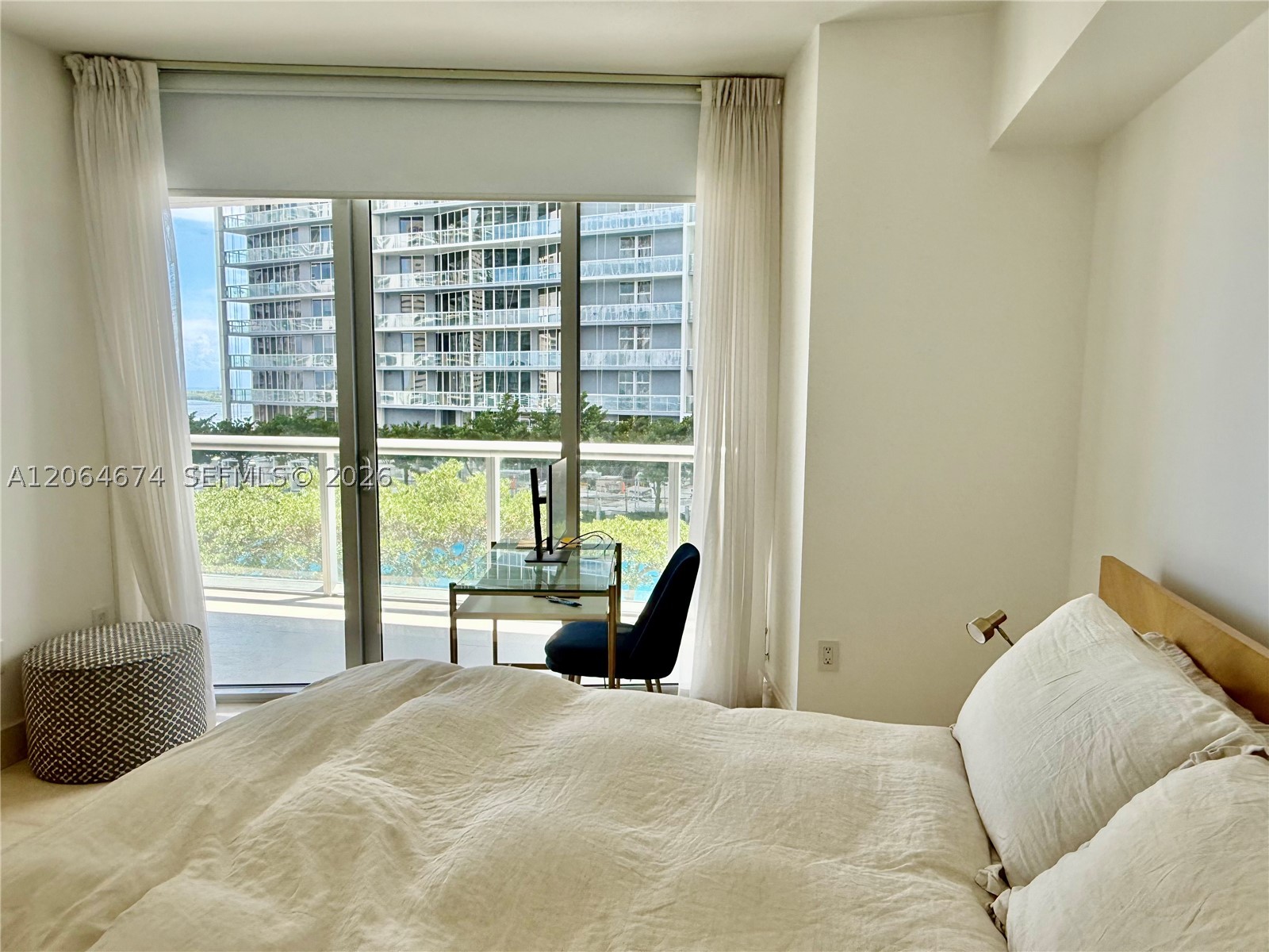 475 Brickell Ave #1609, Miami FL 33131
