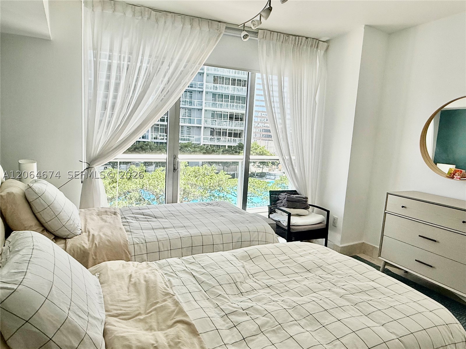 475 Brickell Ave #1609, Miami FL 33131