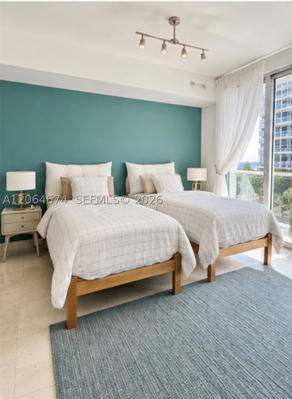 475 Brickell Ave #1609, Miami FL 33131