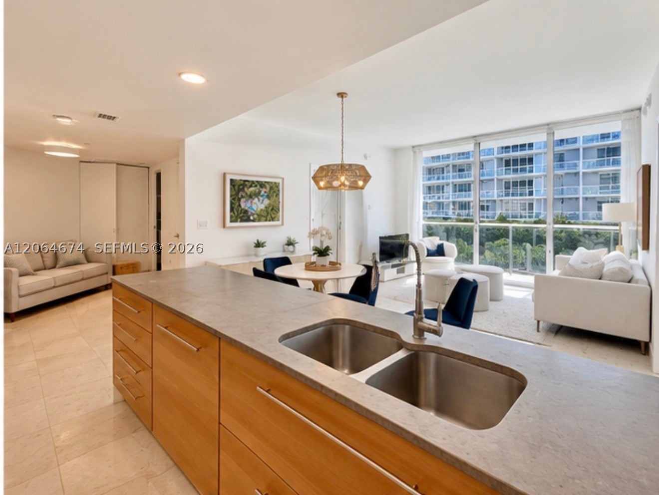 475 Brickell Ave #1609, Miami FL 33131