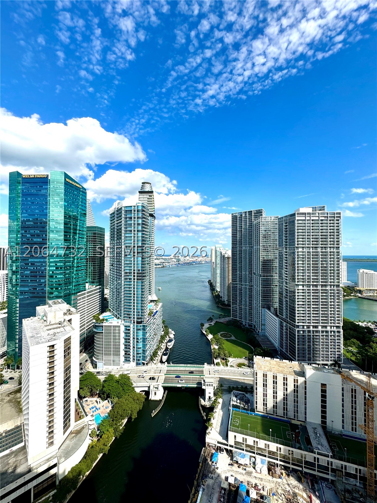 31 SE 5th St #4214, Miami FL 33131