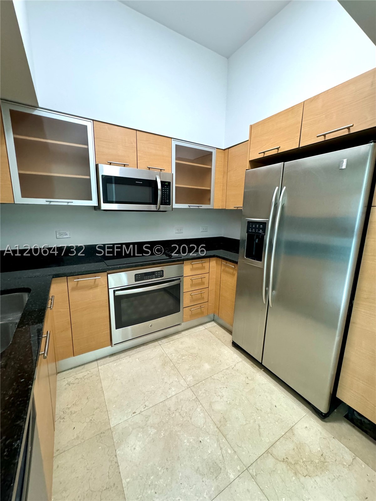 31 SE 5th St #4214, Miami FL 33131