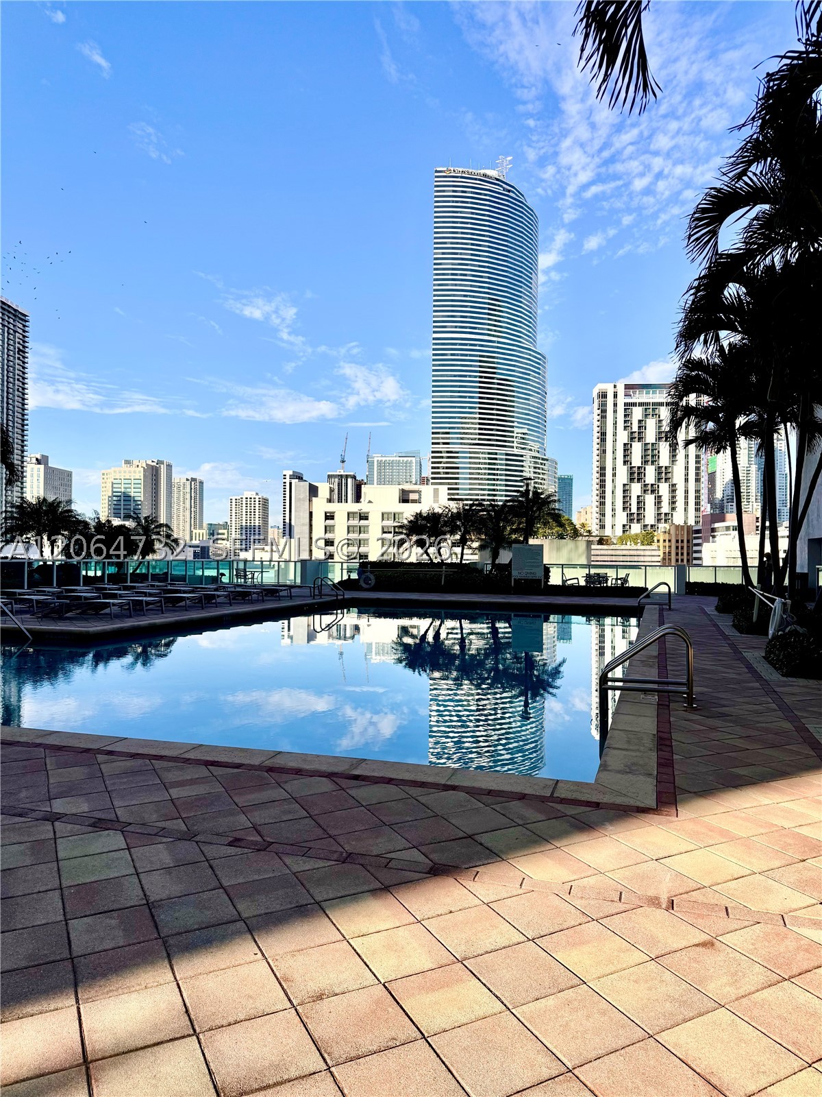 31 SE 5th St #4214, Miami FL 33131