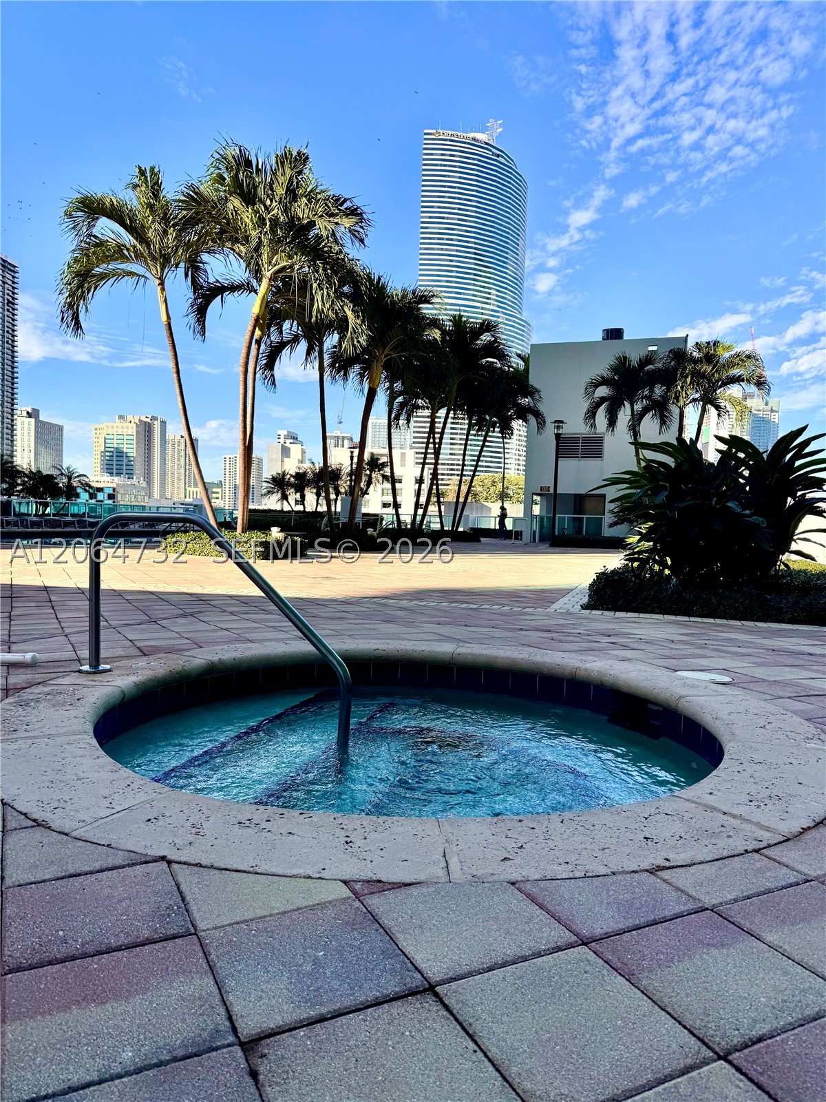 31 SE 5th St #4214, Miami FL 33131