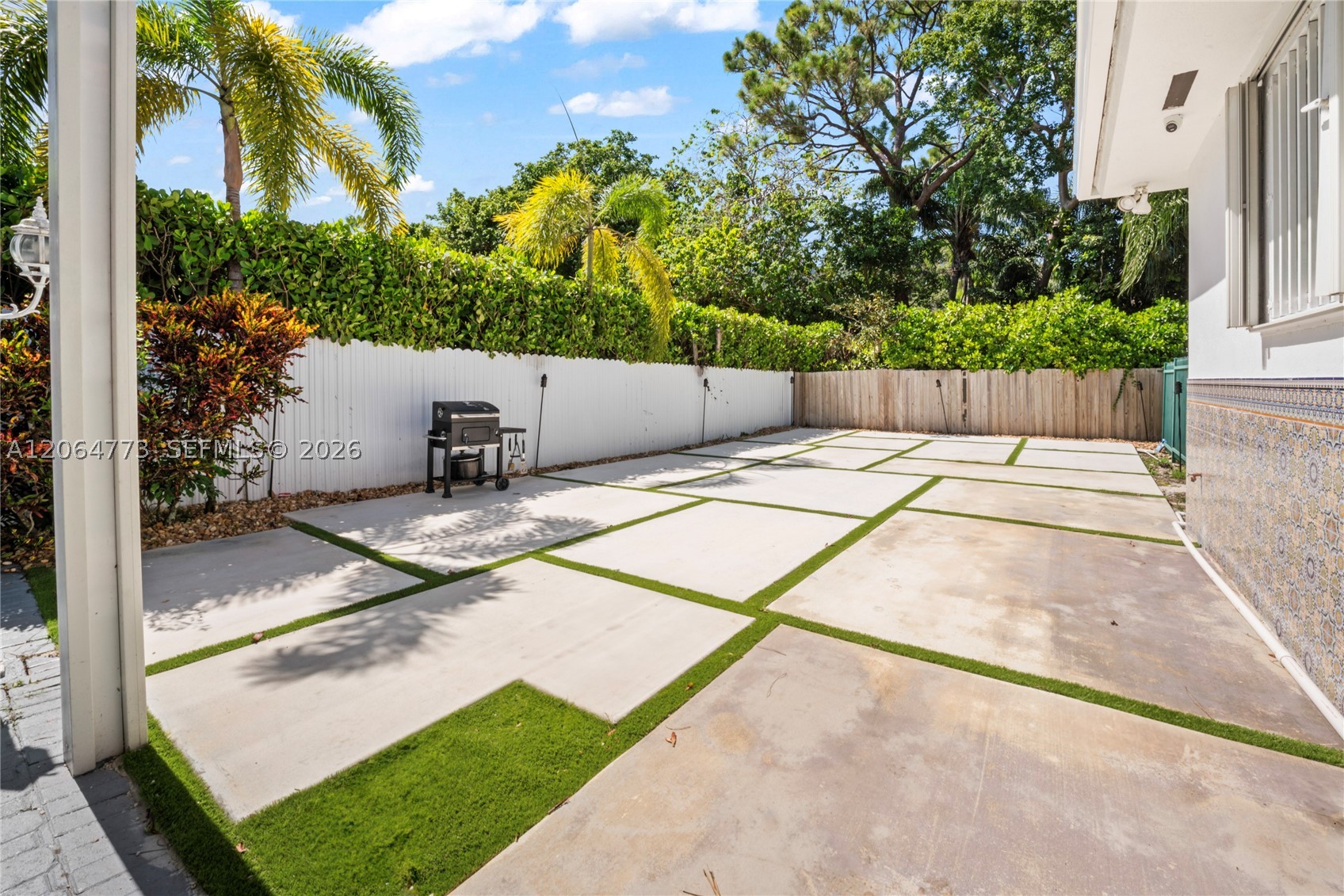 5750 SW 67 Ave, Miami FL 33143