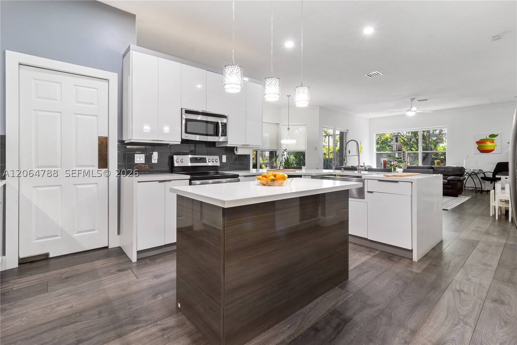 1046 SW 159th Way, Pembroke Pines FL 33027