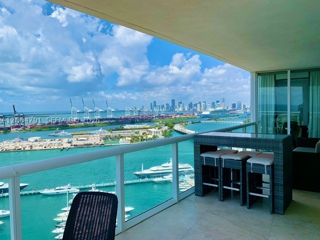 450 Alton Rd #2207, Miami Beach FL 33139
