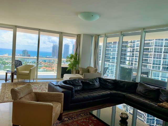 450 Alton Rd #2207, Miami Beach FL 33139