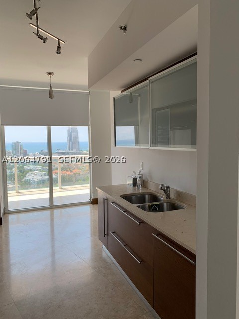 450 Alton Rd #2207, Miami Beach FL 33139