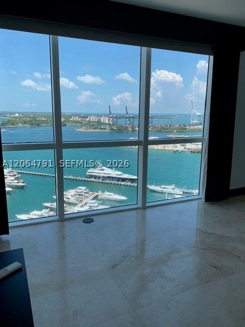 450 Alton Rd #2207, Miami Beach FL 33139