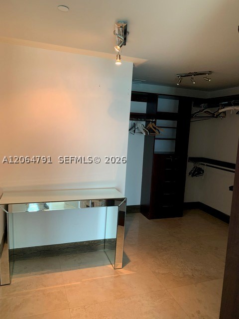 450 Alton Rd #2207, Miami Beach FL 33139