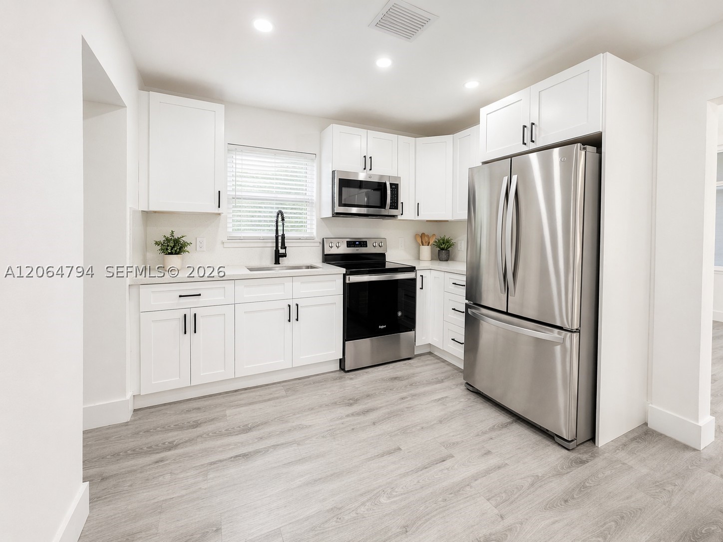 736 NW 41st St, Miami FL 33127