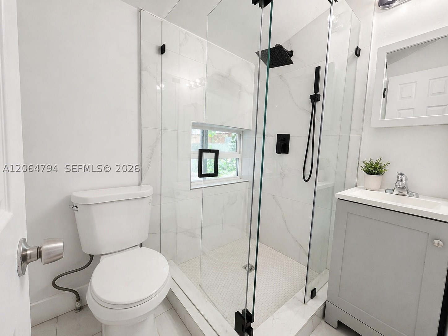 736 NW 41st St, Miami FL 33127