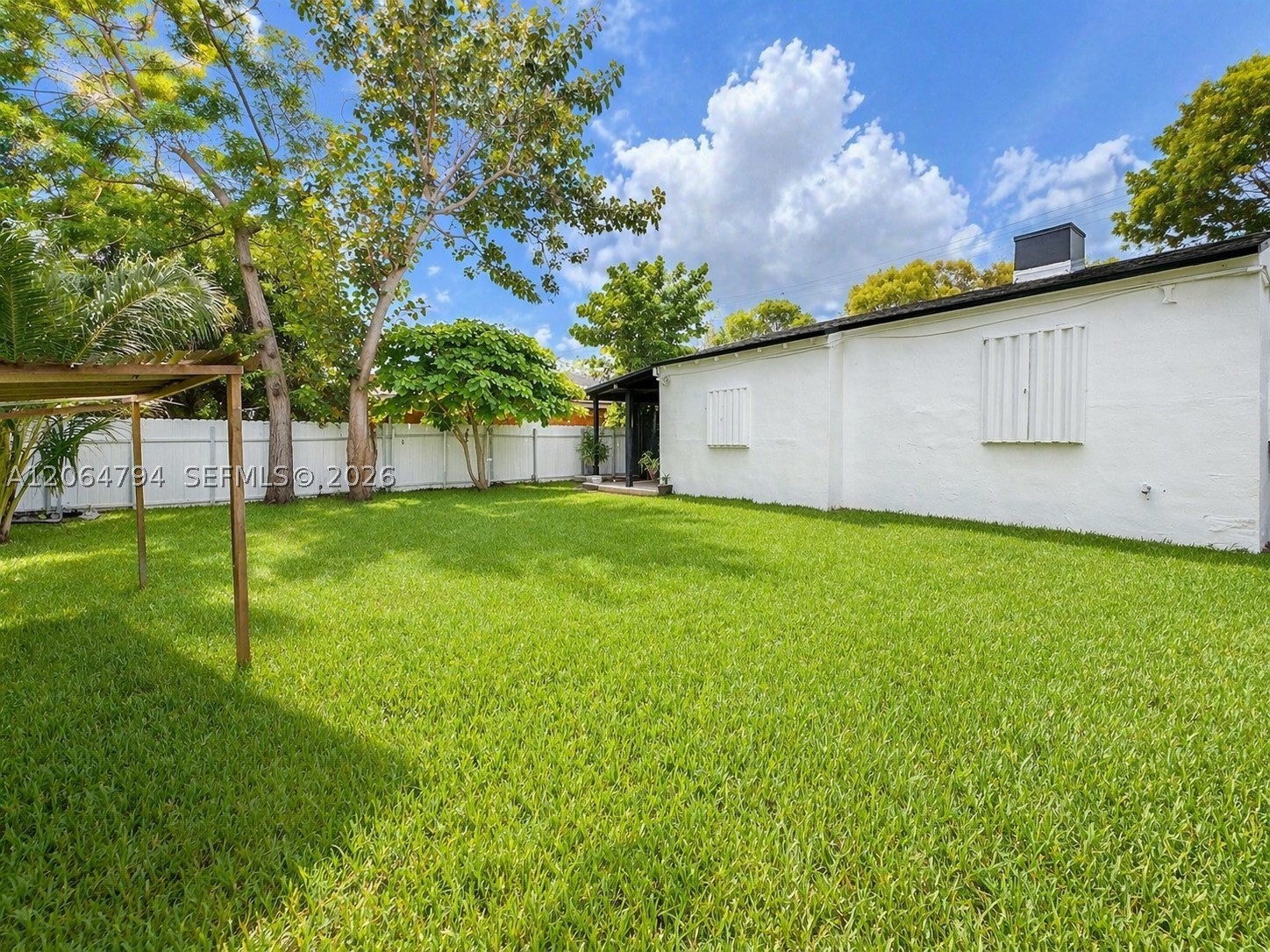 736 NW 41st St, Miami FL 33127