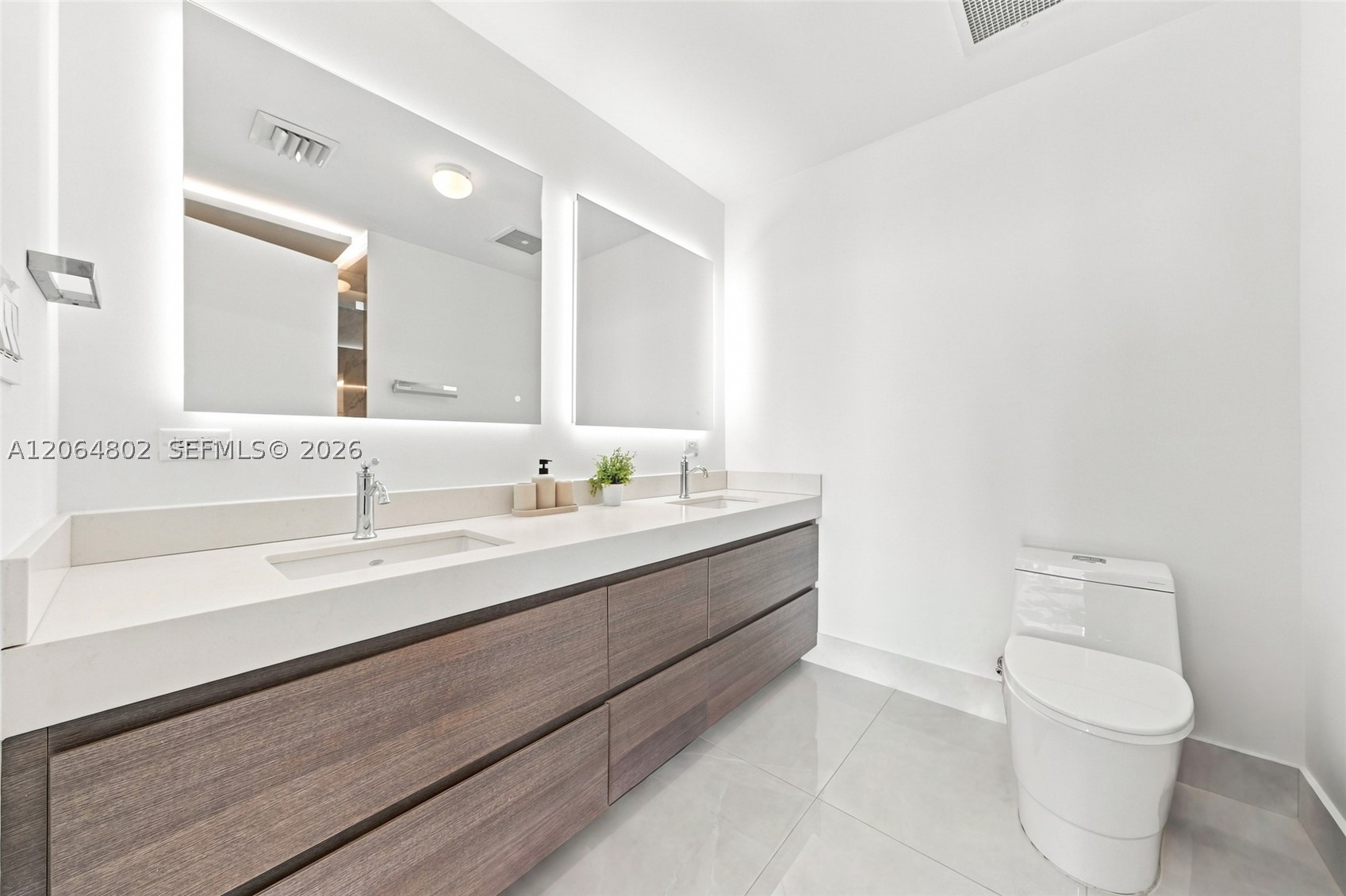 3470 E Coast Ave #H0901, Miami FL 33137