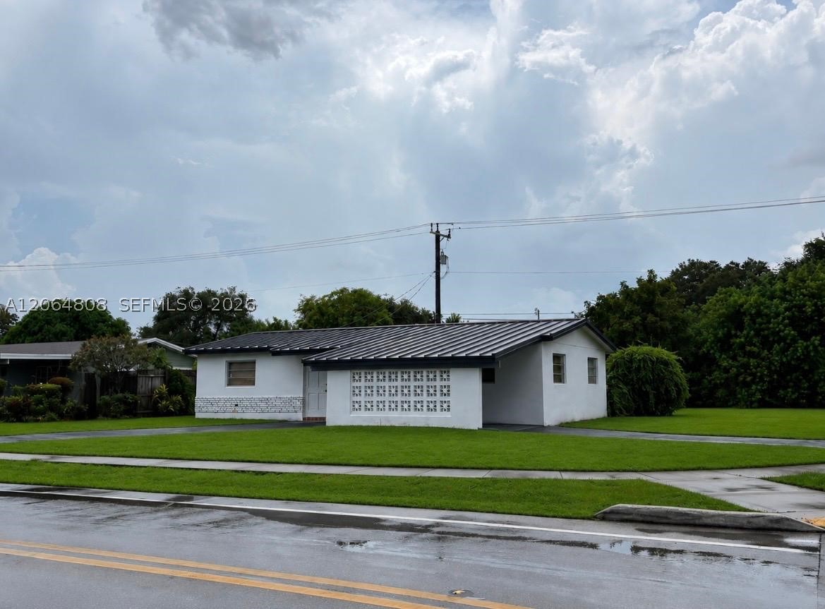 2581 NW 47th Ave #-, Lauderhill FL 33313