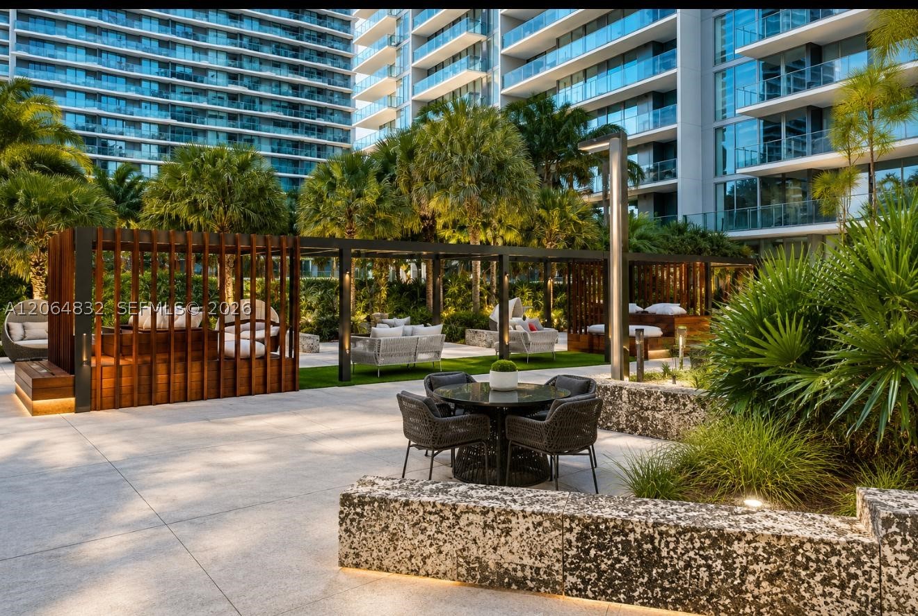 88 SW 7th St #3709, Miami FL 33130