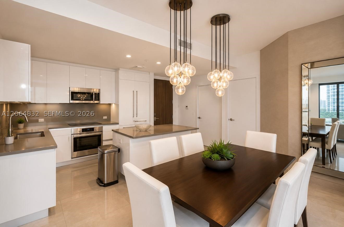 88 SW 7th St #3709, Miami FL 33130