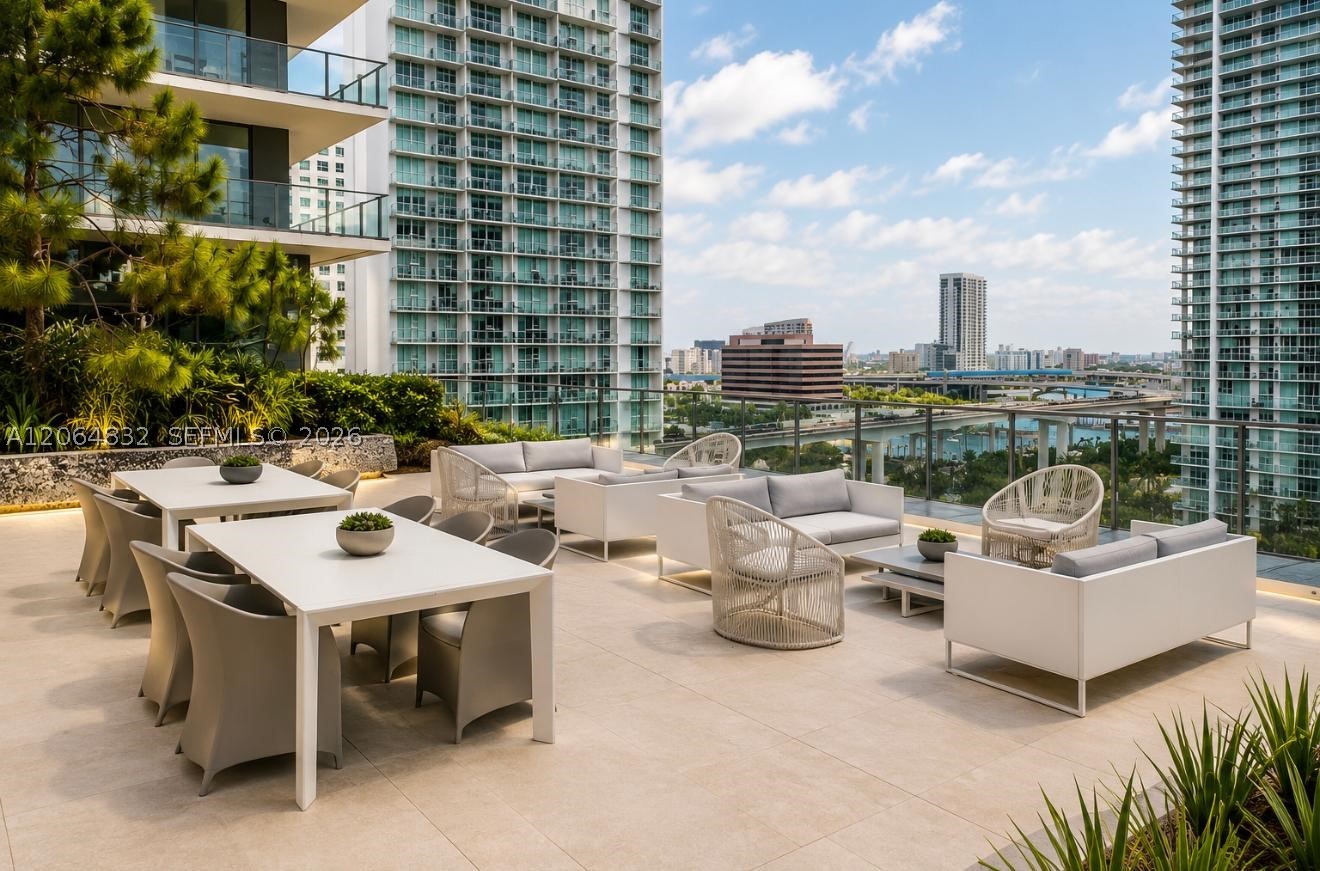 88 SW 7th St #3709, Miami FL 33130