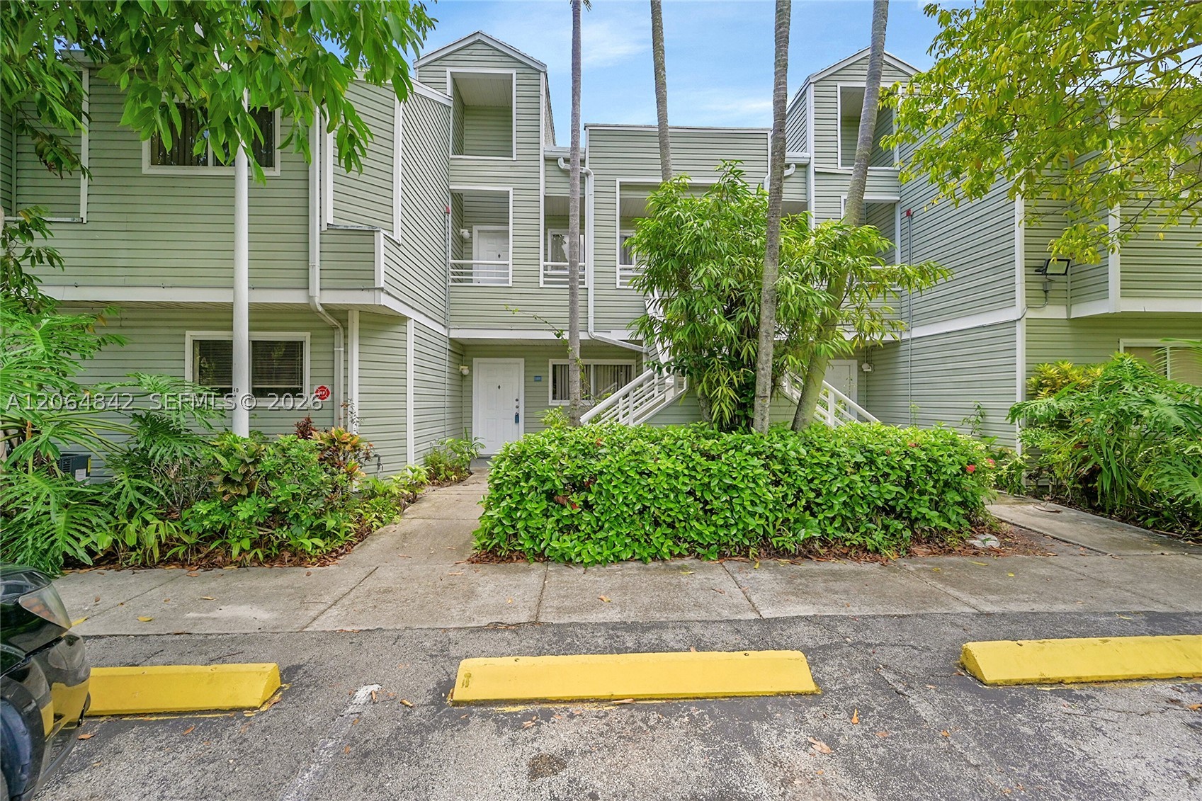 3453 NW 44th St #107, Oakland Park FL 33309