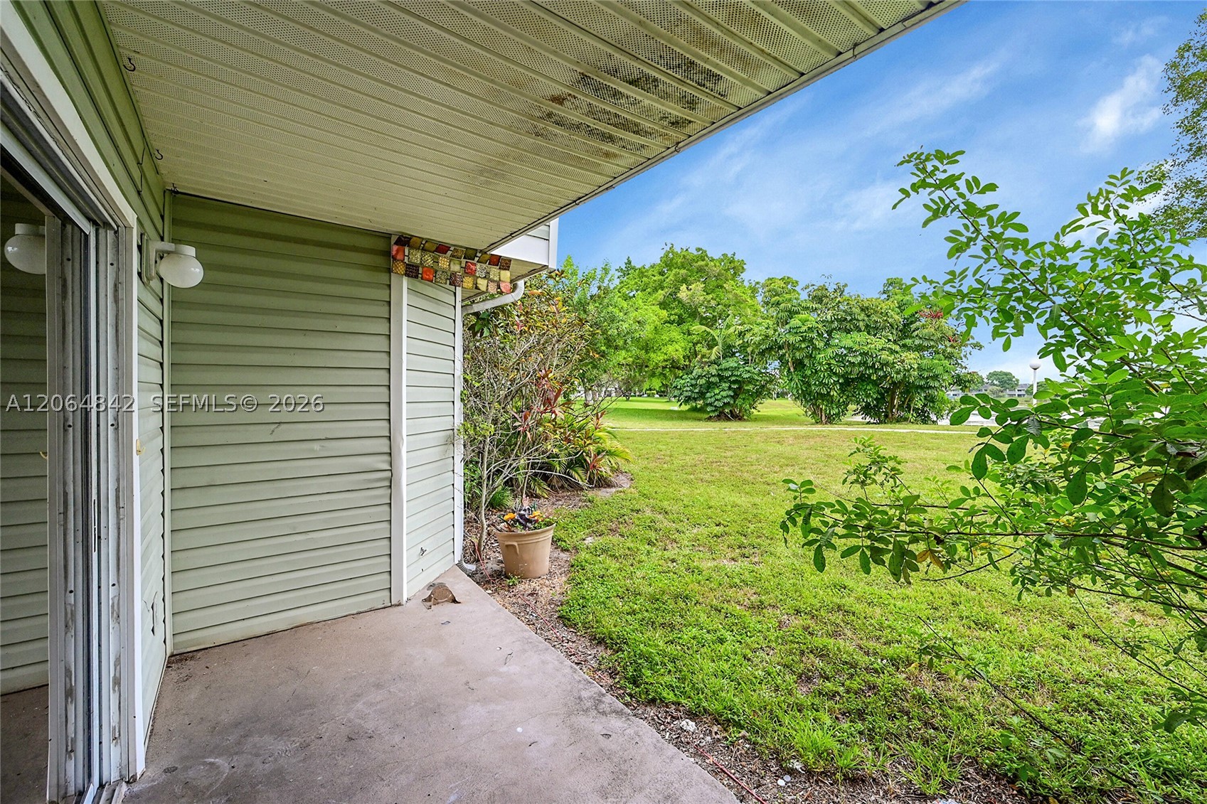 3453 NW 44th St #107, Oakland Park FL 33309