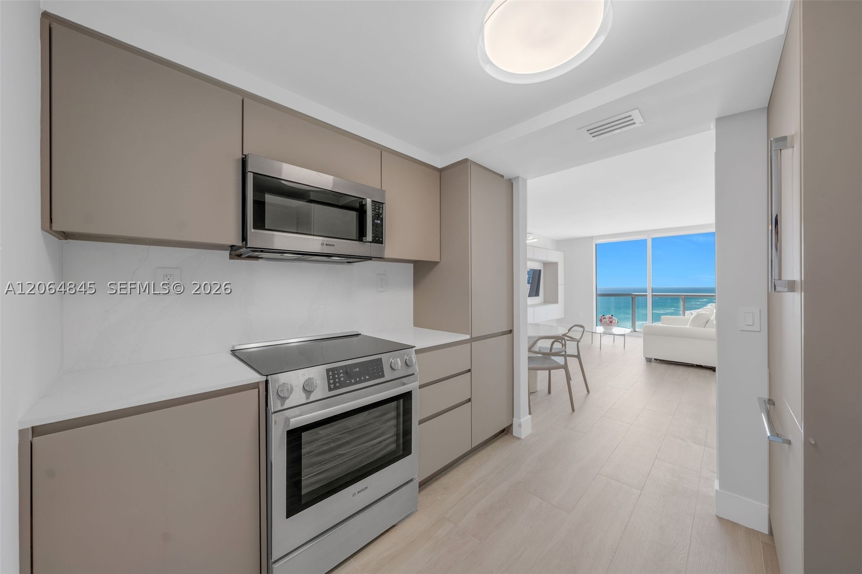 6365 Collins Ave #2804, Miami Beach FL 33141