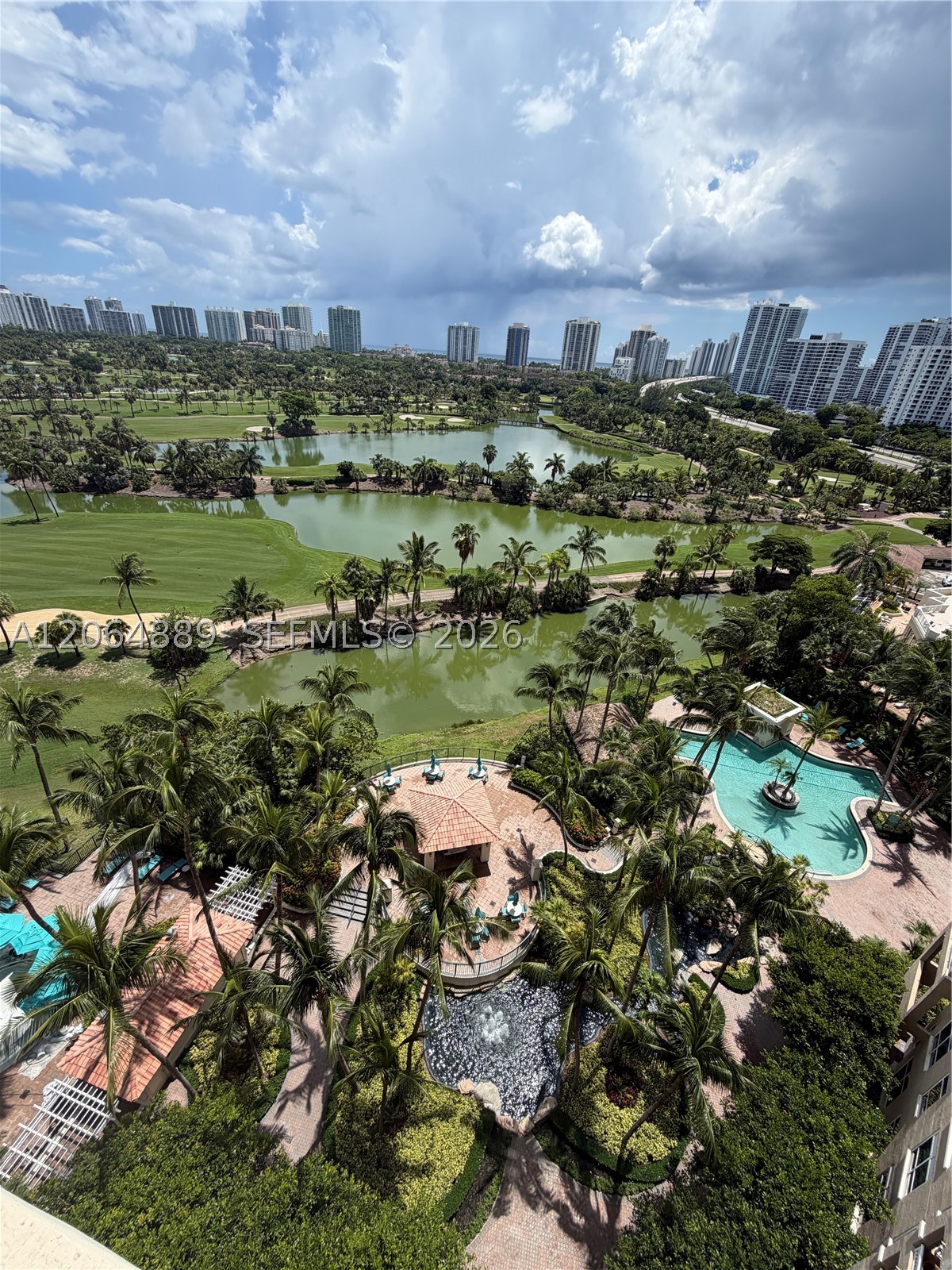 19501 W Country Club Dr #1215, Aventura FL 33180