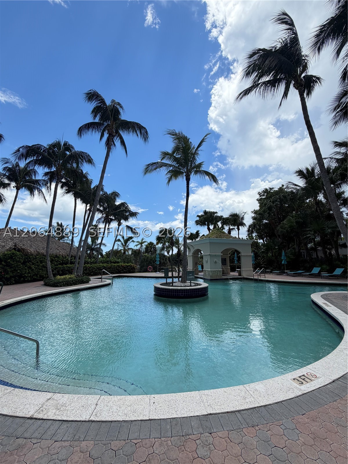 19501 W Country Club Dr #1215, Aventura FL 33180