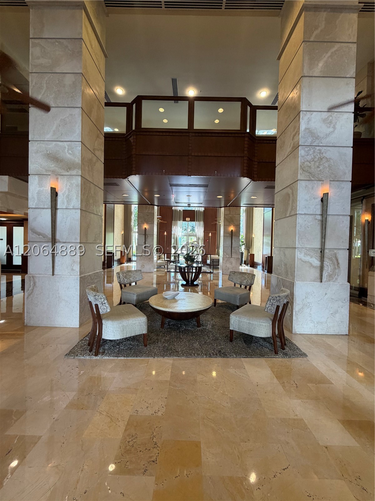 19501 W Country Club Dr #1215, Aventura FL 33180