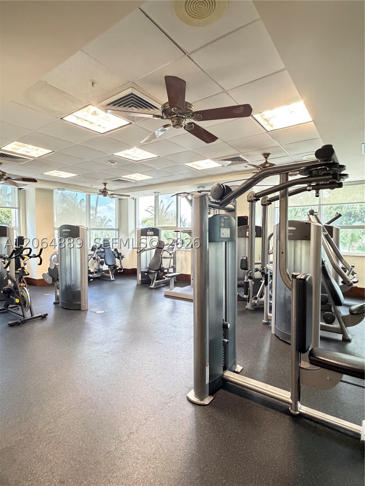 19501 W Country Club Dr #1215, Aventura FL 33180