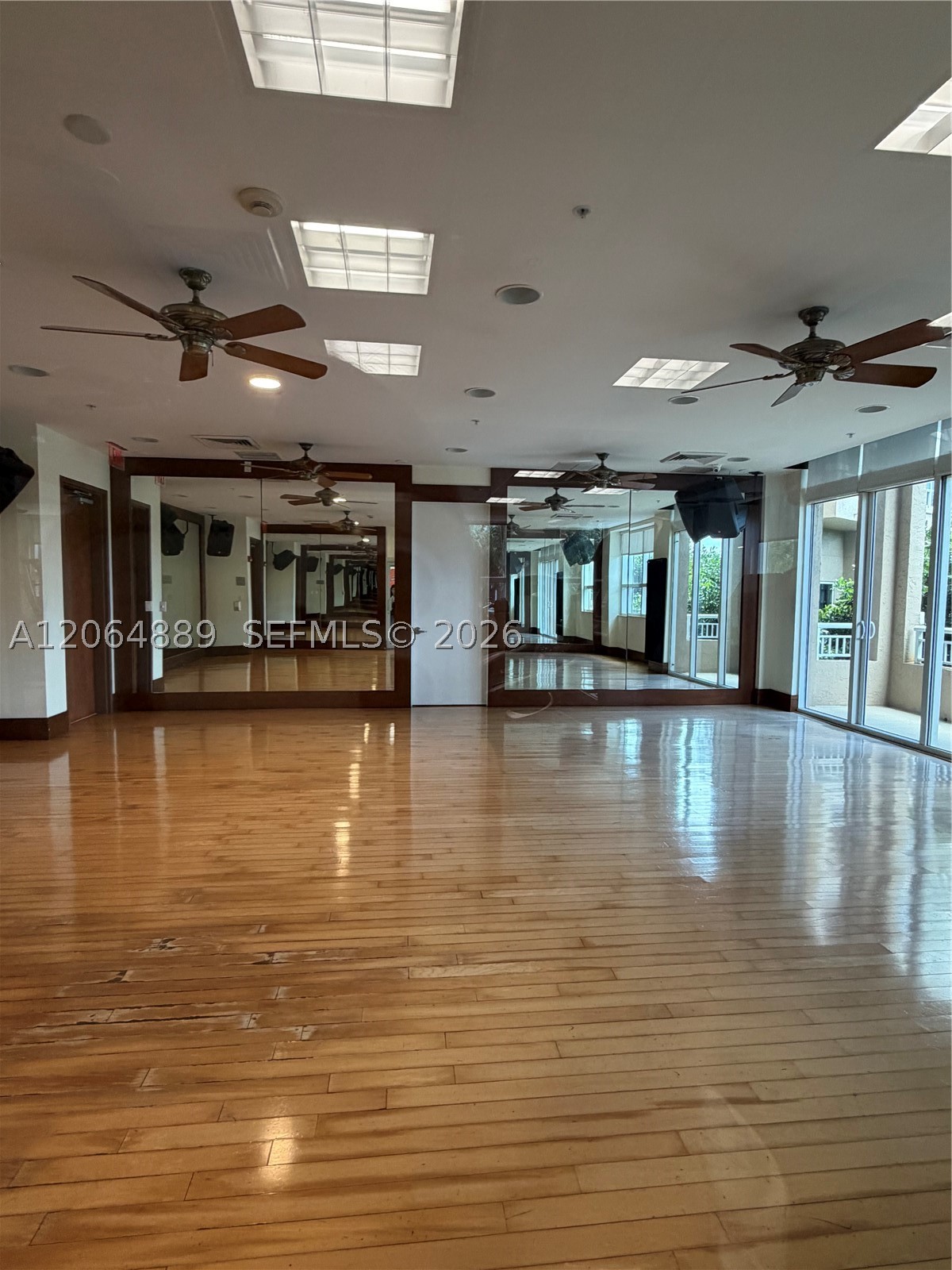 19501 W Country Club Dr #1215, Aventura FL 33180