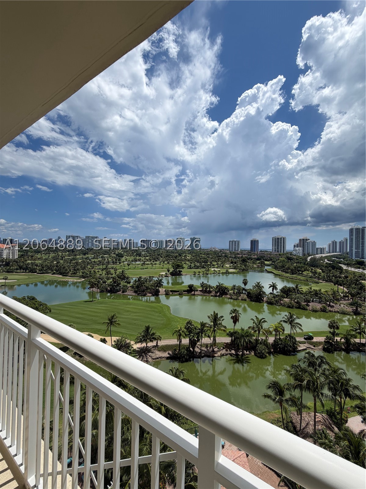 19501 W Country Club Dr #1215, Aventura FL 33180