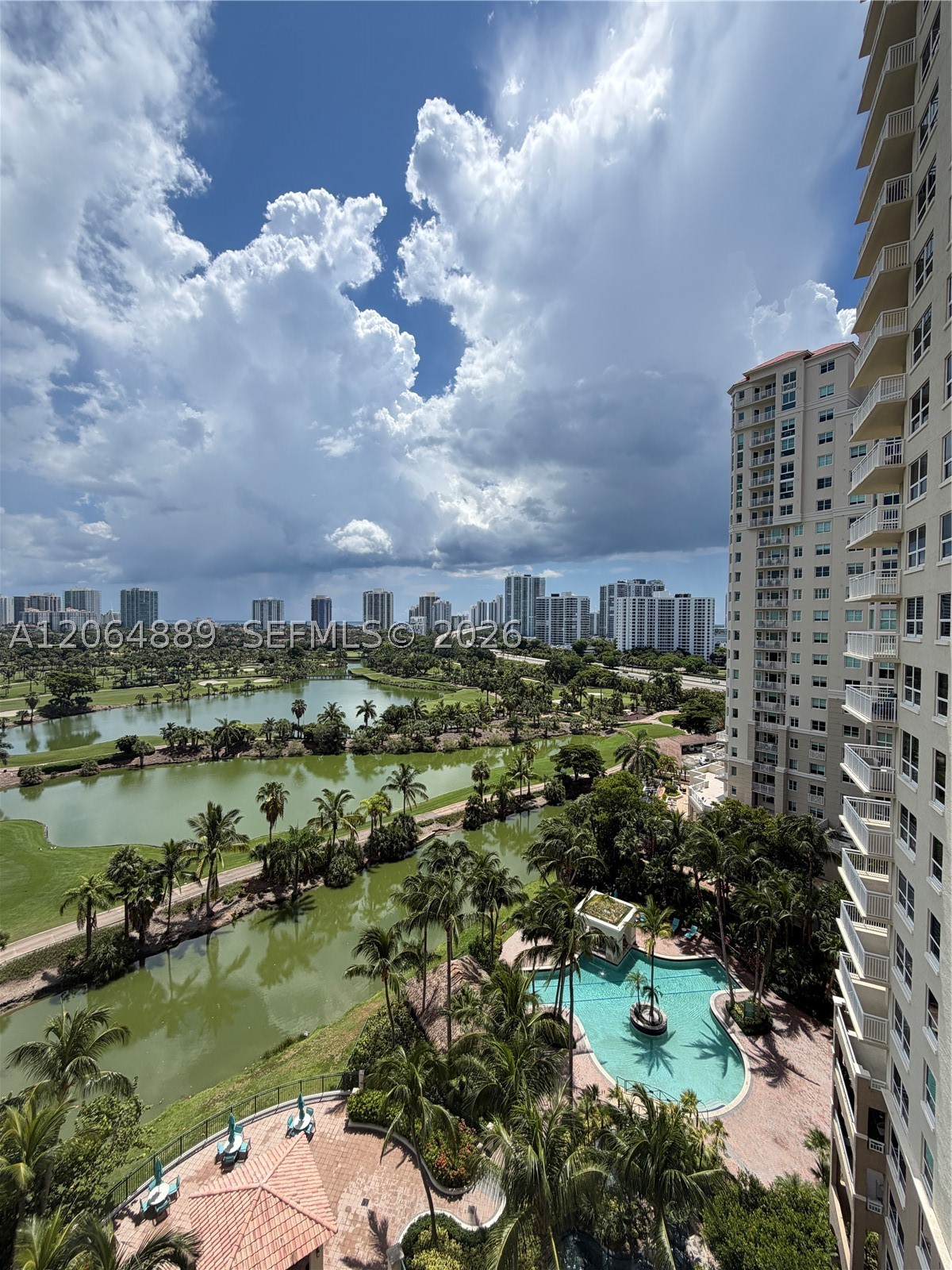 19501 W Country Club Dr #1215, Aventura FL 33180