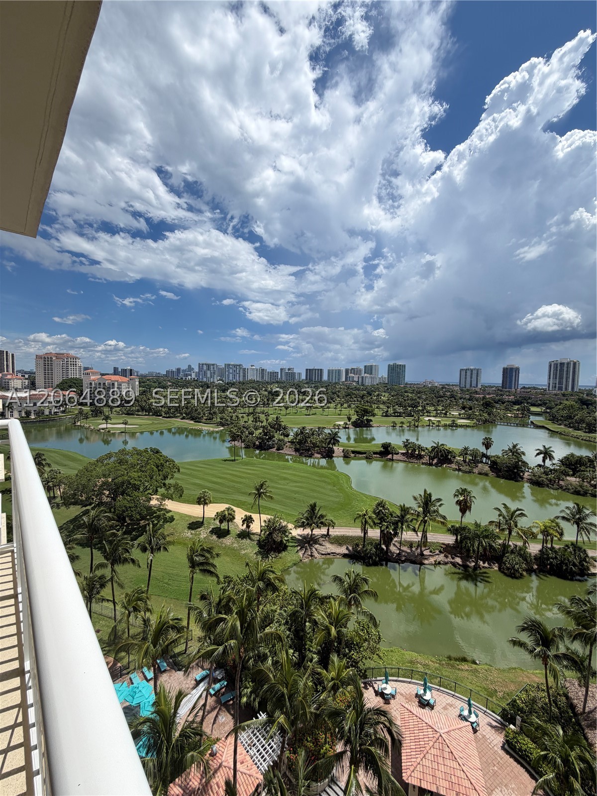 19501 W Country Club Dr #1215, Aventura FL 33180